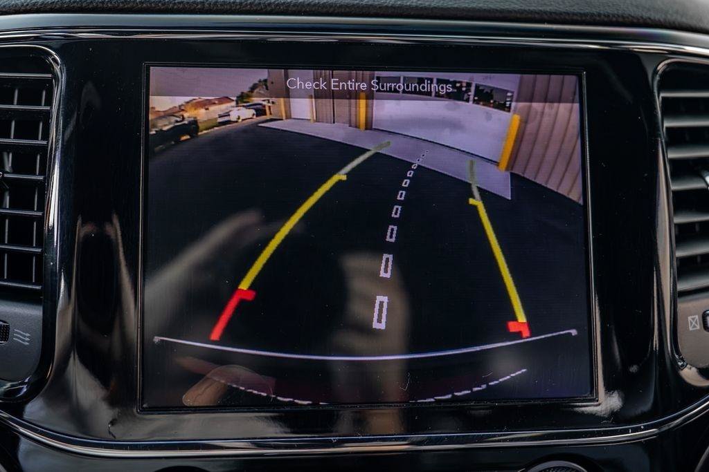 Used 2019 Jeep Grand Cherokee Limited AWD/4WD image 30