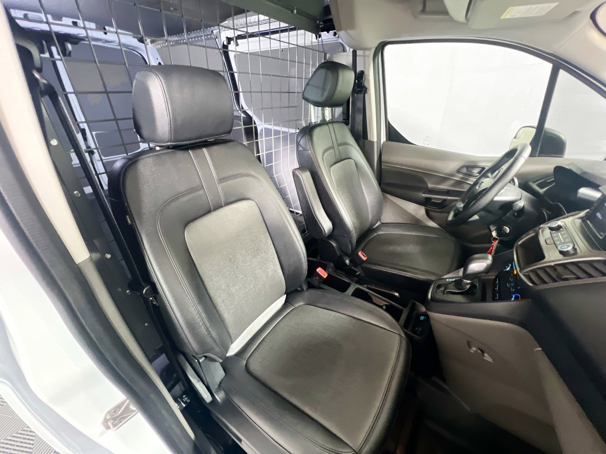 Used 2023 Ford Transit Connect XL image 30
