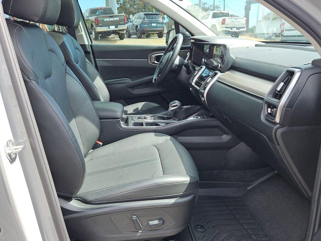 Used 2023 Kia Sorento X-Line EX image 15