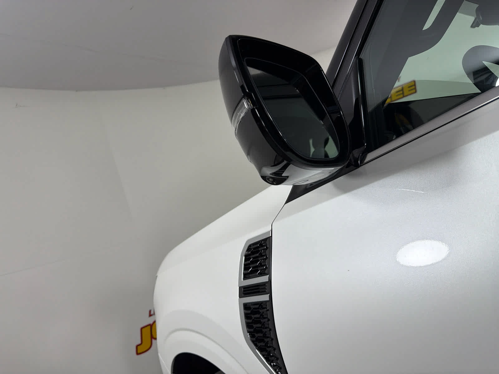 New 2026 Nissan Armada SL w/ Captain's Chari Seat Package AWD/4WD image 13