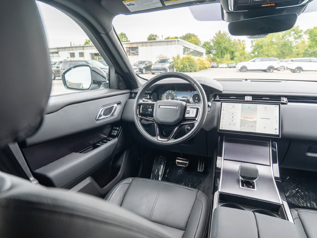 Certified 2026 Land Rover Range Rover Velar Dynamic SE AWD/4WD image 19