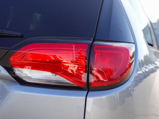 Used 2020 Chrysler Pacifica Limited w/ S Appearance Package FWD image 6