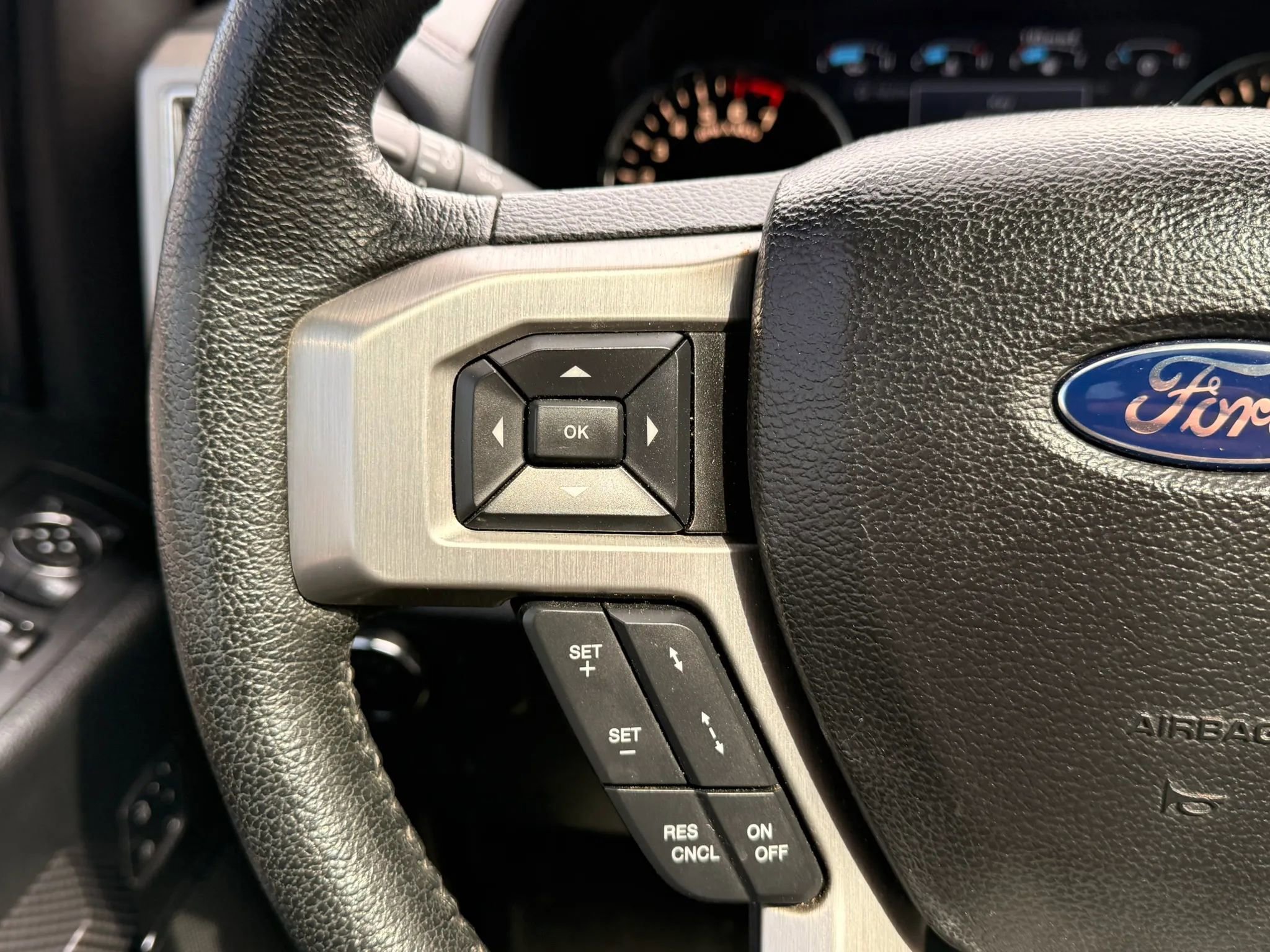 Used 2015 Ford F150 Platinum w/ Equipment Group 701A Luxury image 20