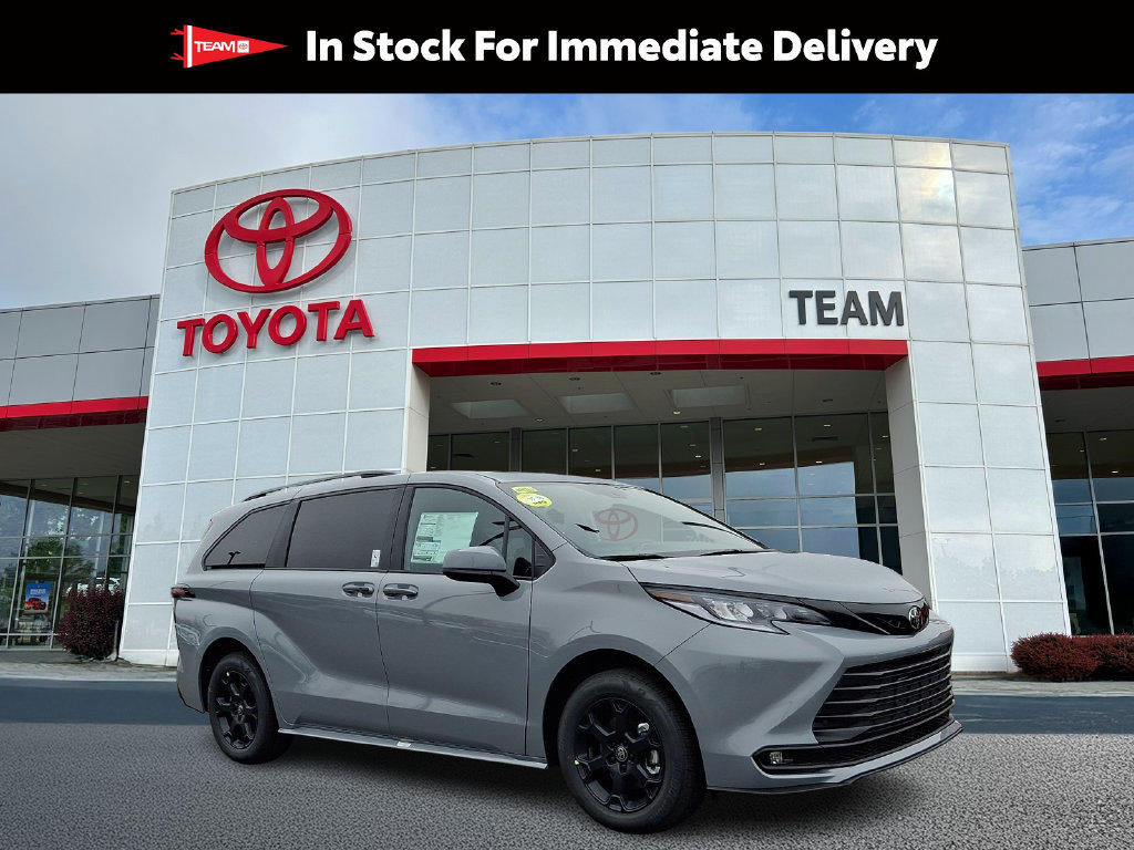 New 2026 Toyota Sienna XLE Woodland Edition