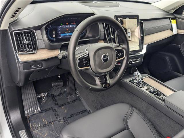 Certified 2025 Volvo XC90 T8 Plus w/ Protection Package Premier image 9