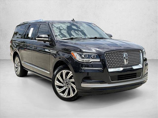 Used 2023 Lincoln Navigator L Reserve AWD/4WD image 11