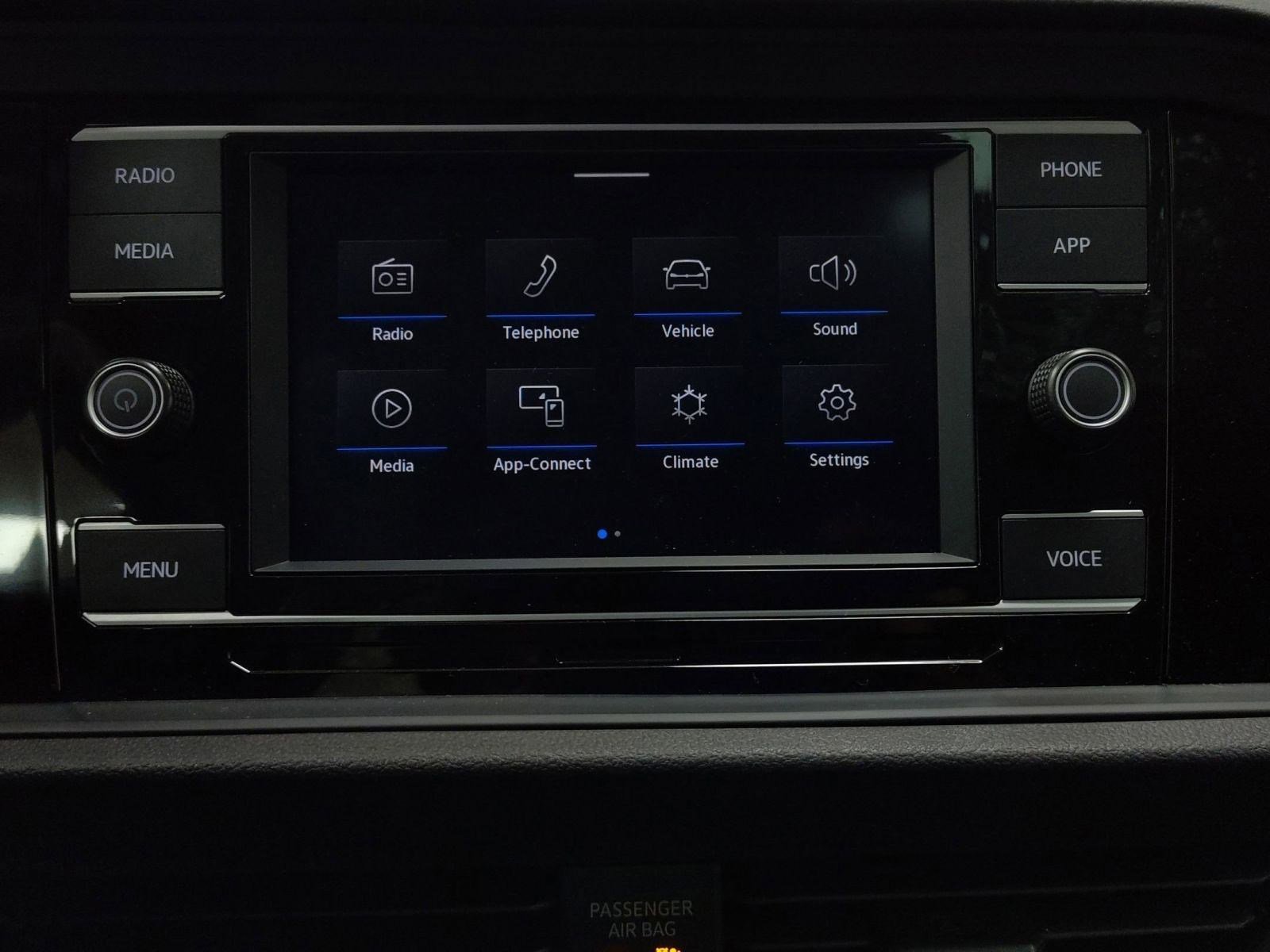 Used 2022 Volkswagen Jetta SE image 19