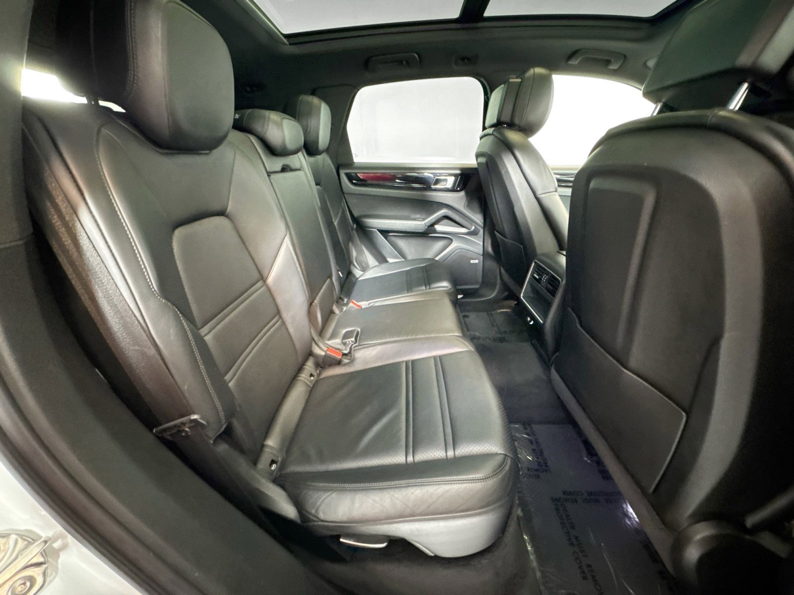 Used 2019 Porsche Cayenne image 32