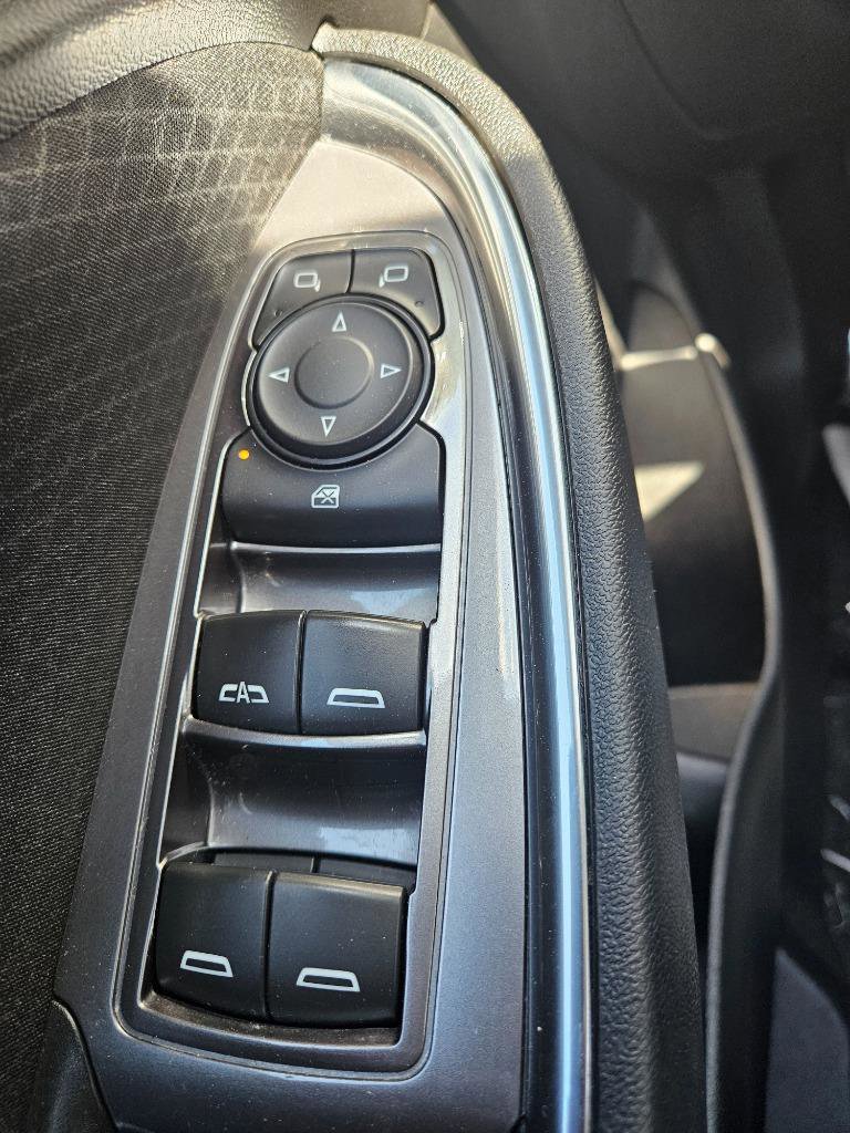 Used 2018 Chevrolet Malibu LT image 17