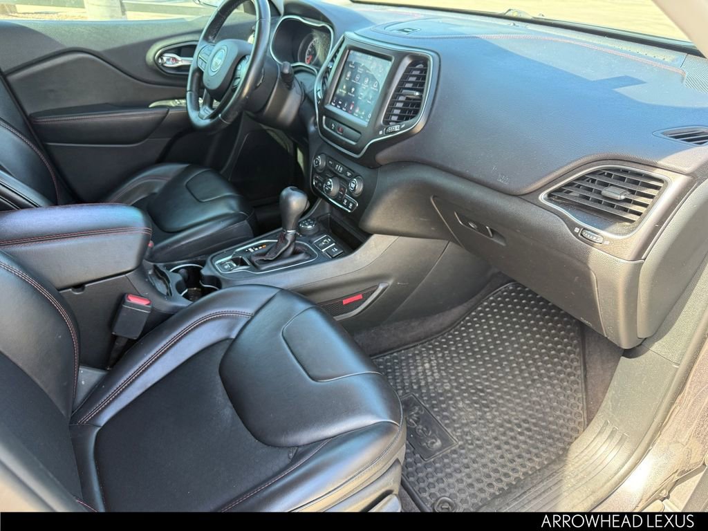 Used 2019 Jeep Cherokee Trailhawk w/ Comfort/Convenience Group image 28