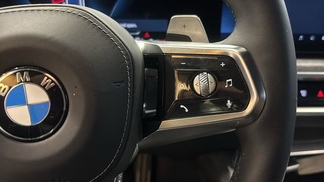 Used 2025 BMW 740i xDrive AWD/4WD image 21