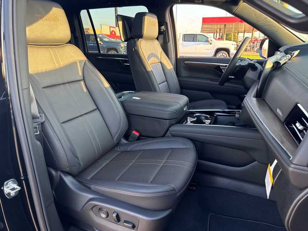 New 2026 Chevrolet Suburban High Country image 12
