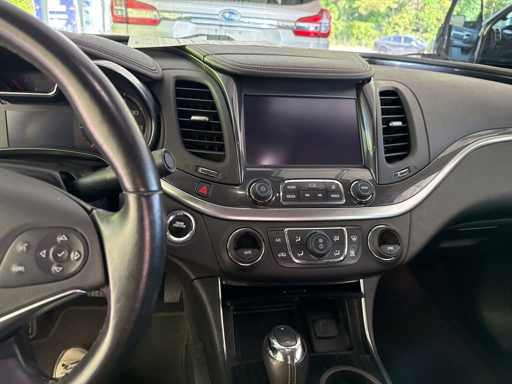 Used 2019 Chevrolet Impala LT FWD image 6