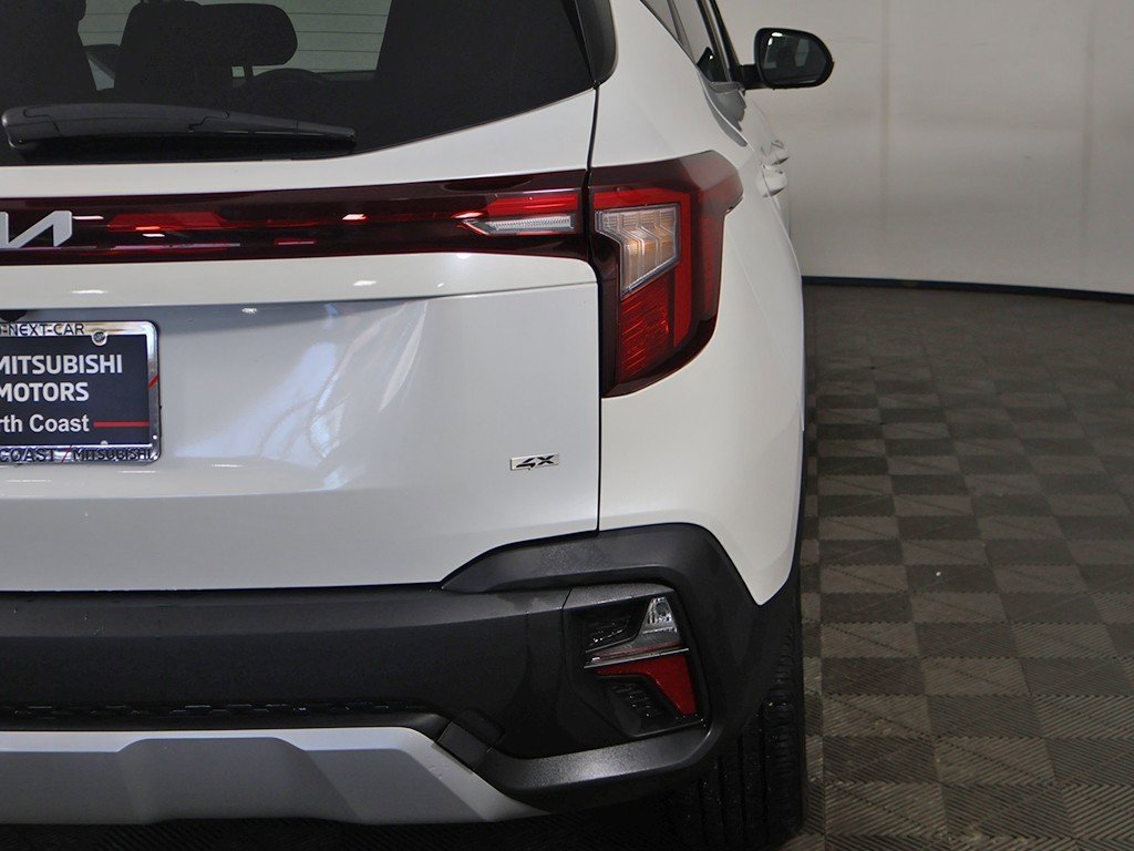 Used 2024 Kia Seltos LX image 13