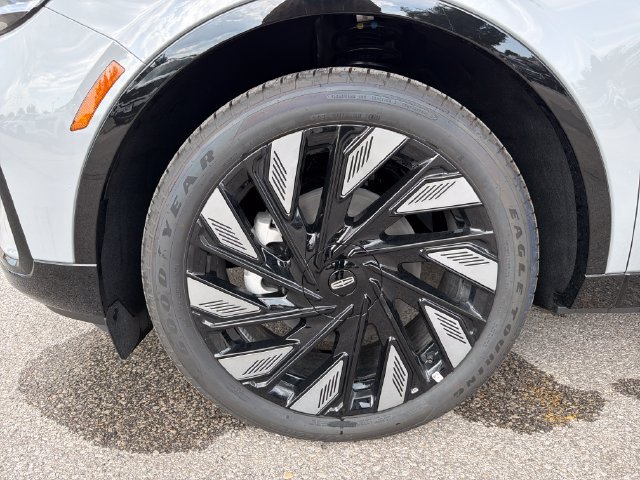 New 2026 Lincoln Nautilus Reserve w/ Jet Appearance Package AWD/4WD image 13