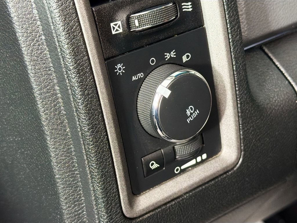 Used 2017 RAM 1500 Express w/ Black Ram 1500 Express Group AWD/4WD image 10