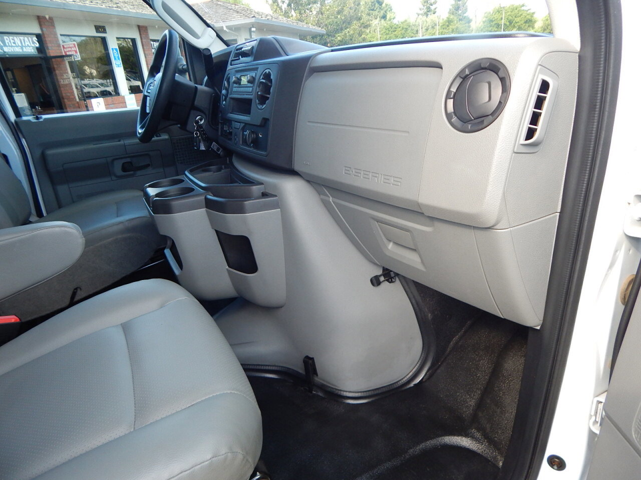Used 2022 Ford E-450 and Econoline 450 Super Duty w/ Power Windows & Locks Group RWD image 22
