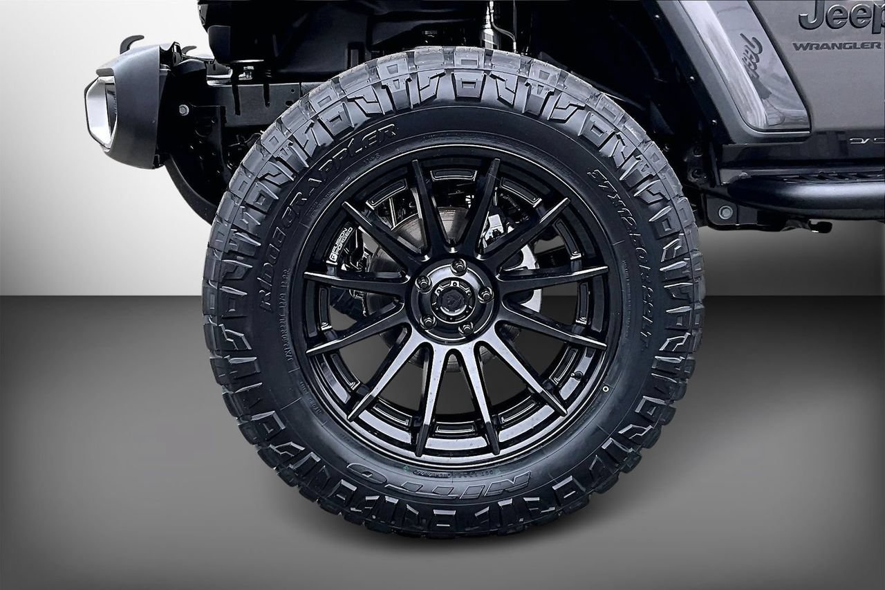 New 2026 Jeep Wrangler Unlimited Sahara AWD/4WD image 31