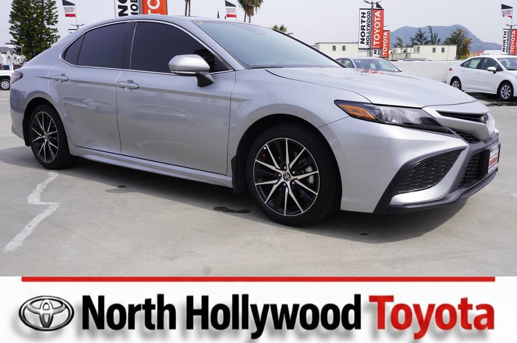 Certified 2024 Toyota Camry SE image 1