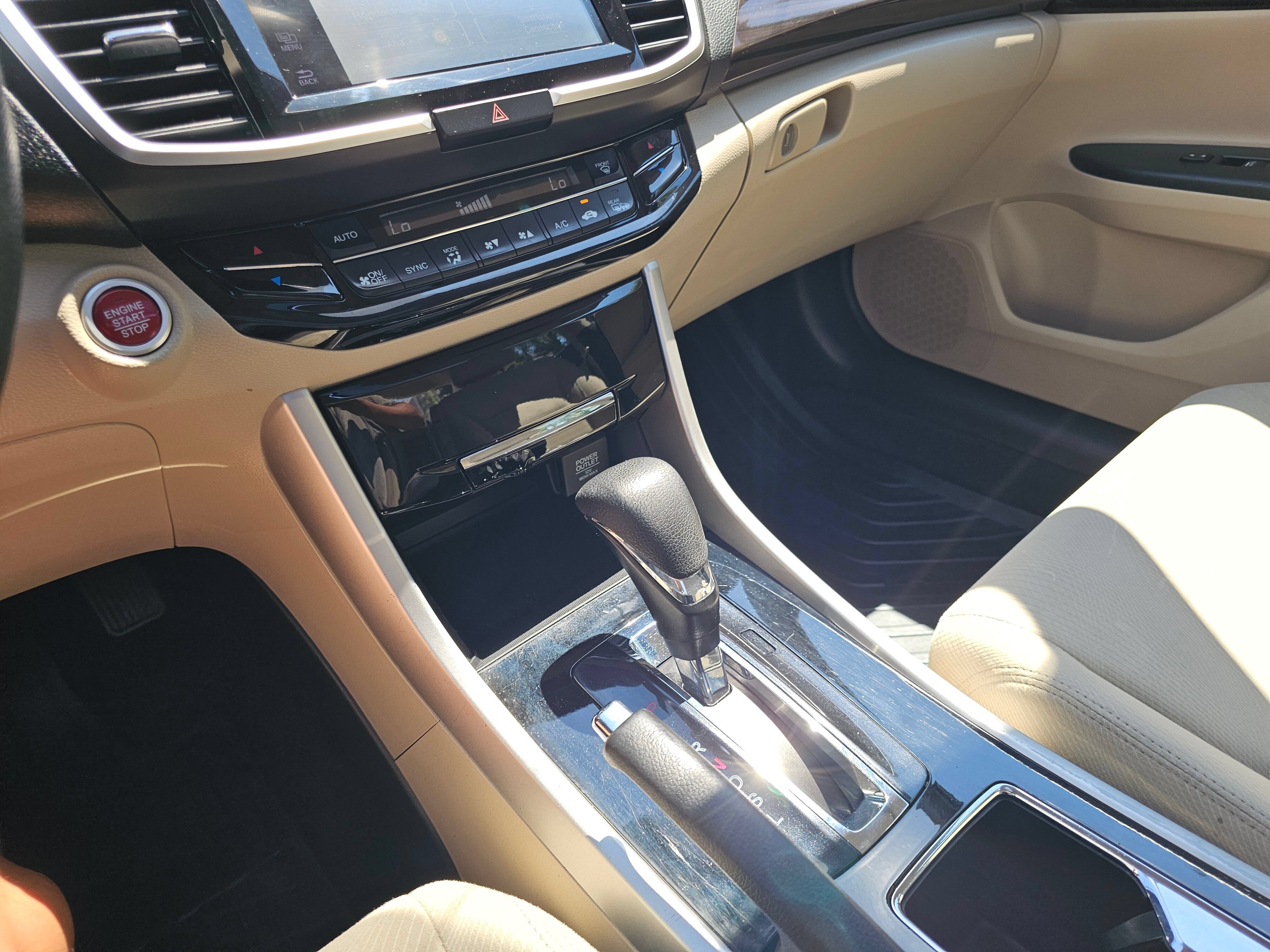 Used 2016 Honda Accord EX image 32