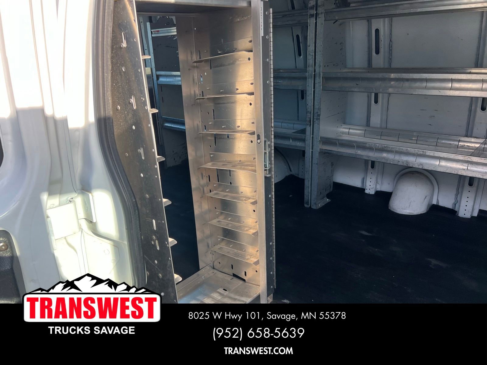 Used 2018 Chevrolet Express 3500 Extended w/ Driver Convenience Package RWD image 4