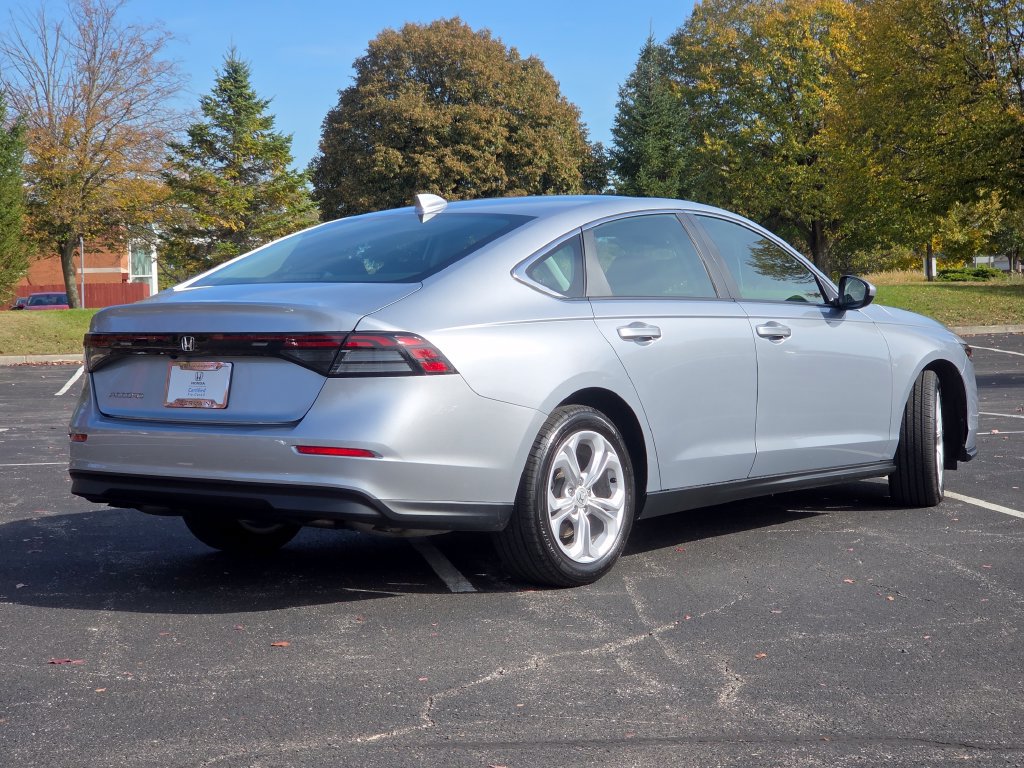 Used 2025 Honda Accord LX image 19