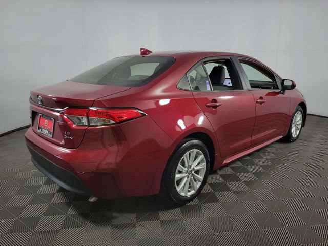 Used 2025 Toyota Corolla LE w/ LE Premium Package FWD image 8