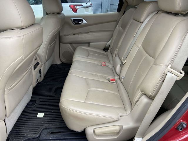 Used 2016 Nissan Pathfinder Platinum image 12