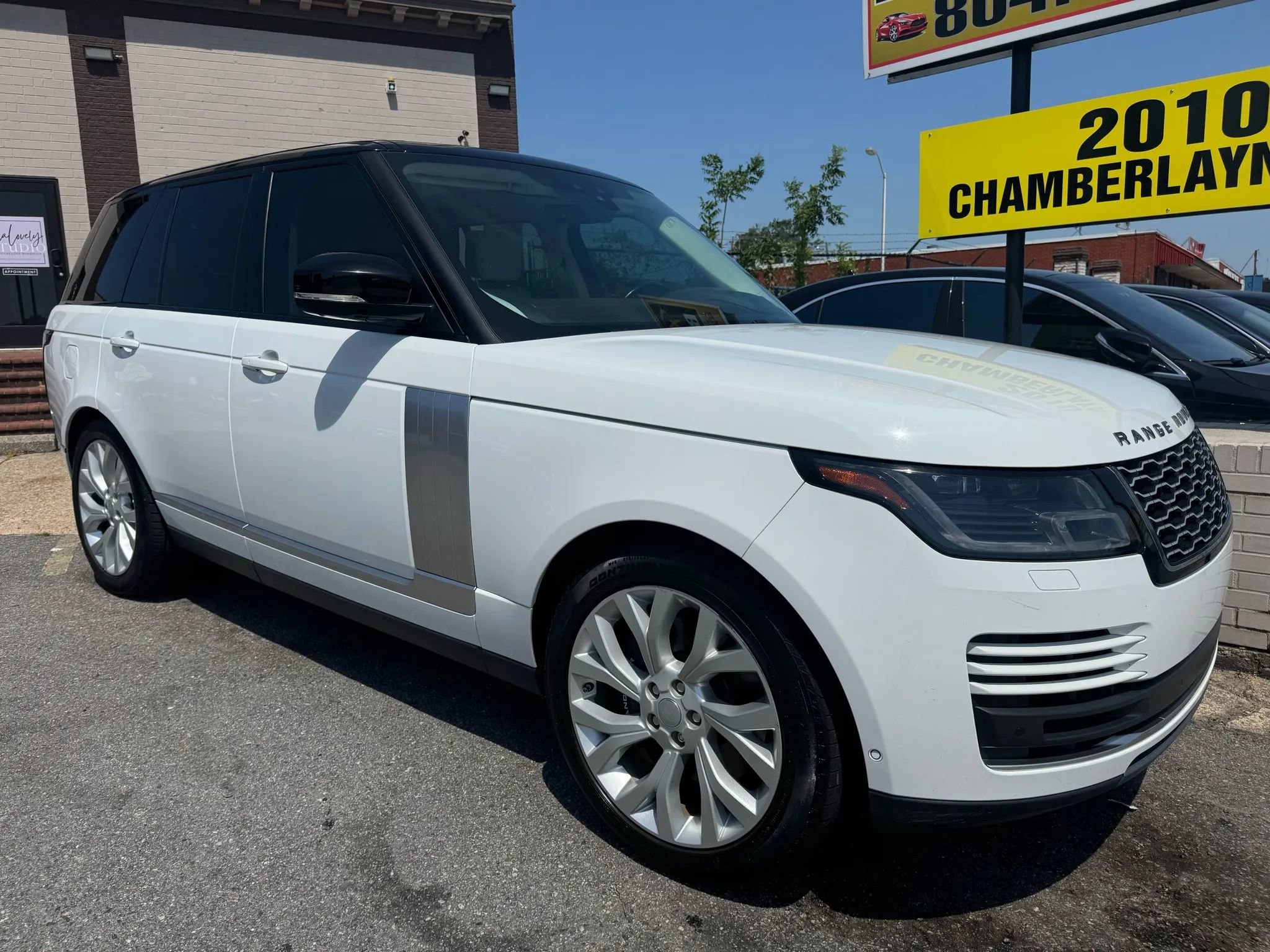 Used 2019 Land Rover Range Rover HSE image 2