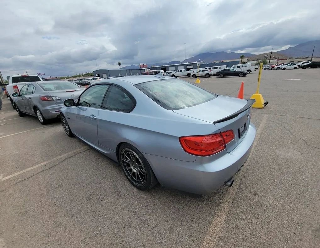 Used 2011 BMW 335i Coupe w/ M Sport Pkg RWD image 3