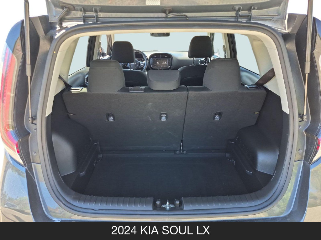 Used 2024 Kia Soul LX w/ LX Technology Package FWD image 24