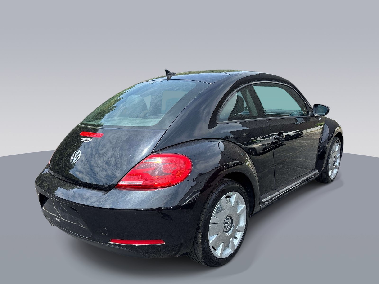 Used 2013 Volkswagen Beetle 2.5 Fender FWD image 3