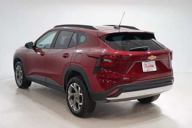 Used 2025 Chevrolet Trax LT image 6
