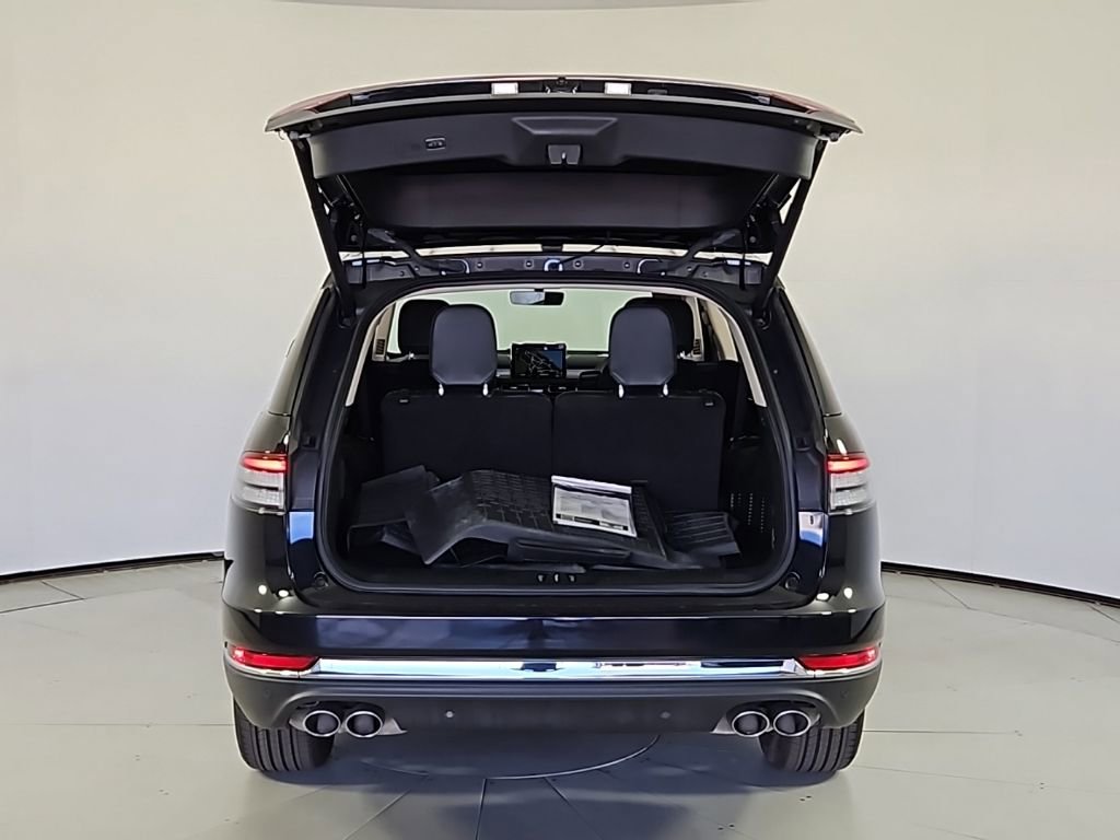 Used 2023 Lincoln Aviator AWD w/ Premium Package image 10
