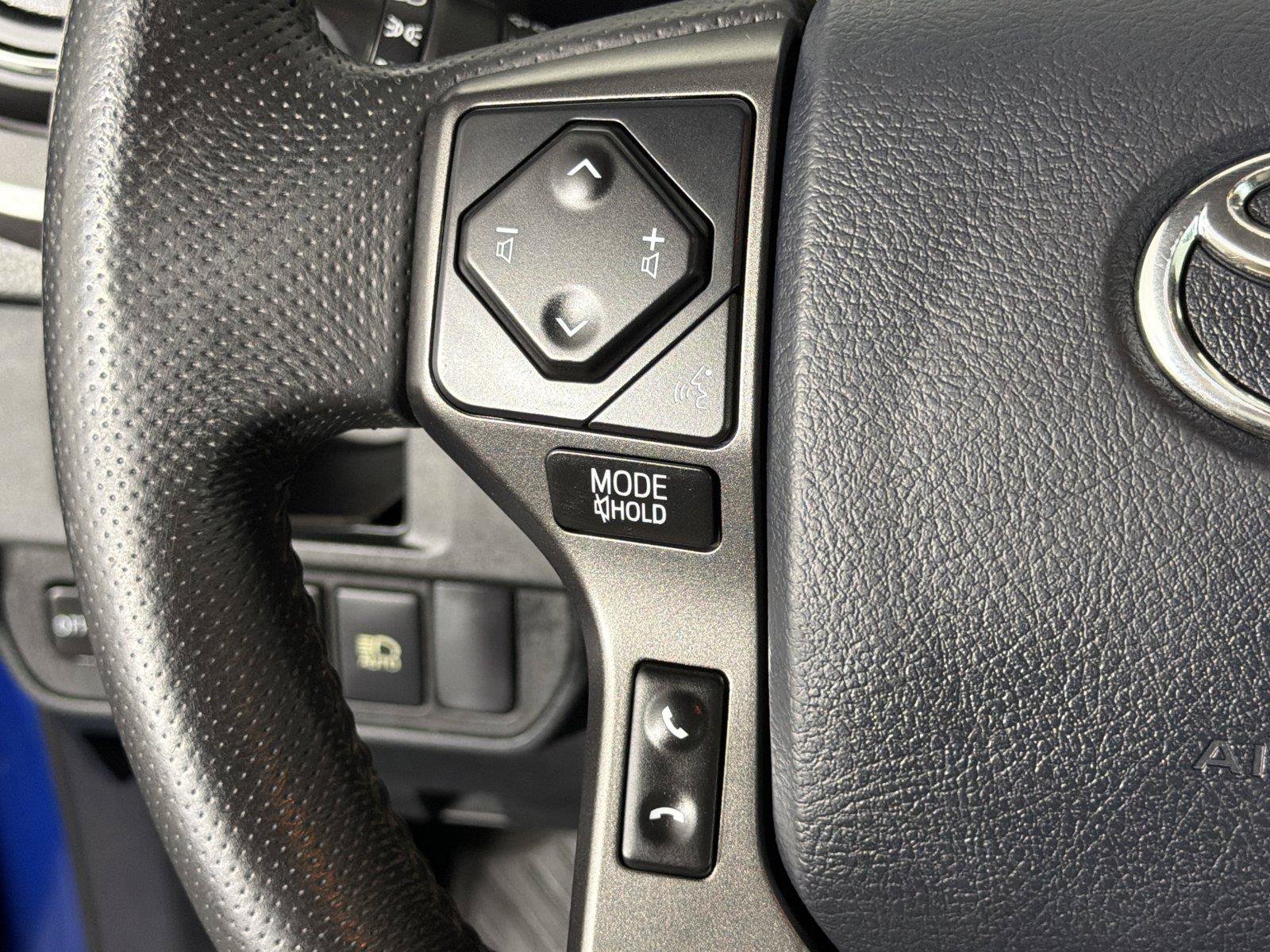 Used 2018 Toyota Tacoma TRD Sport RWD image 23