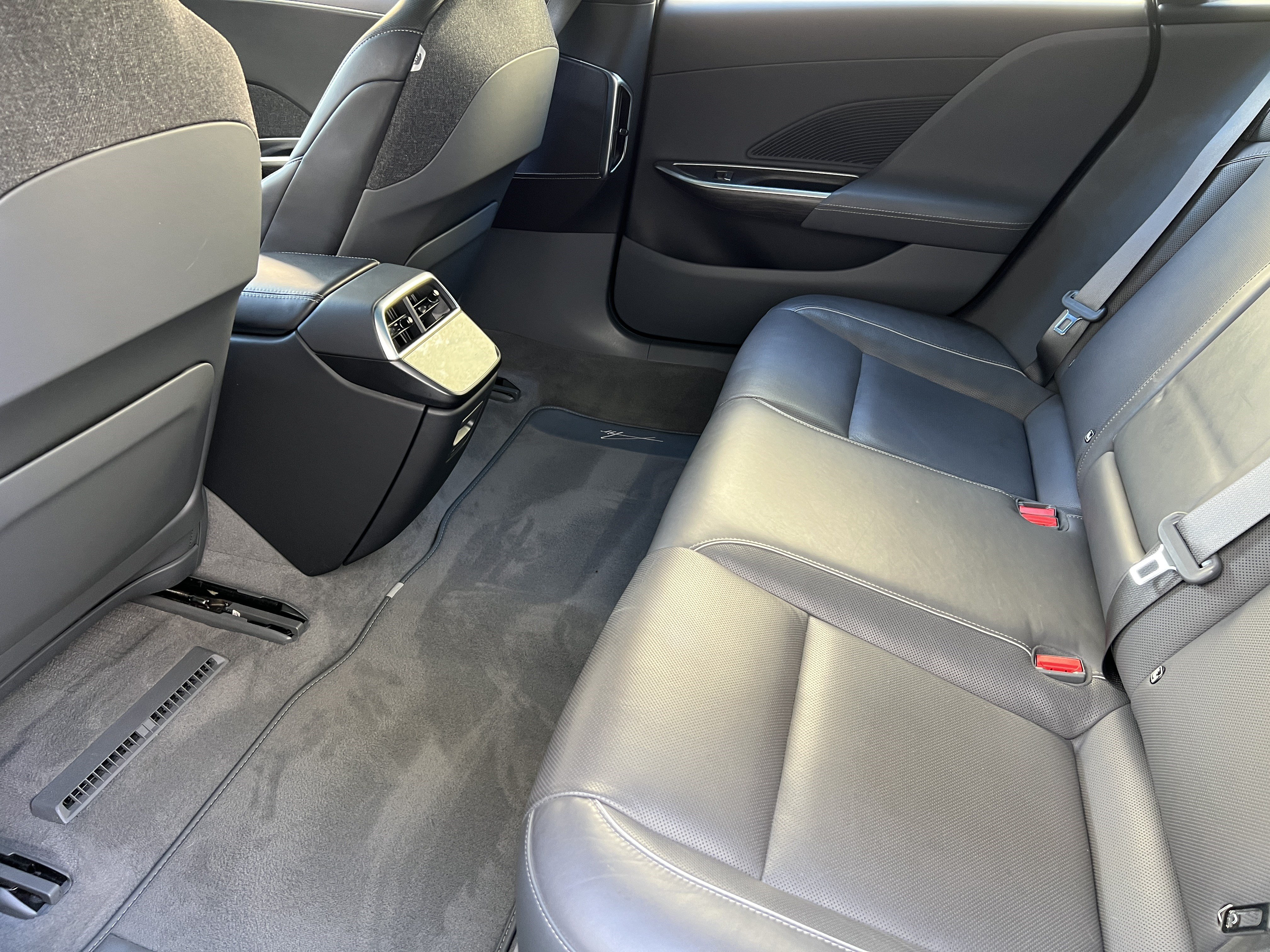 Used 2023 Lucid Air Touring AWD/4WD image 15