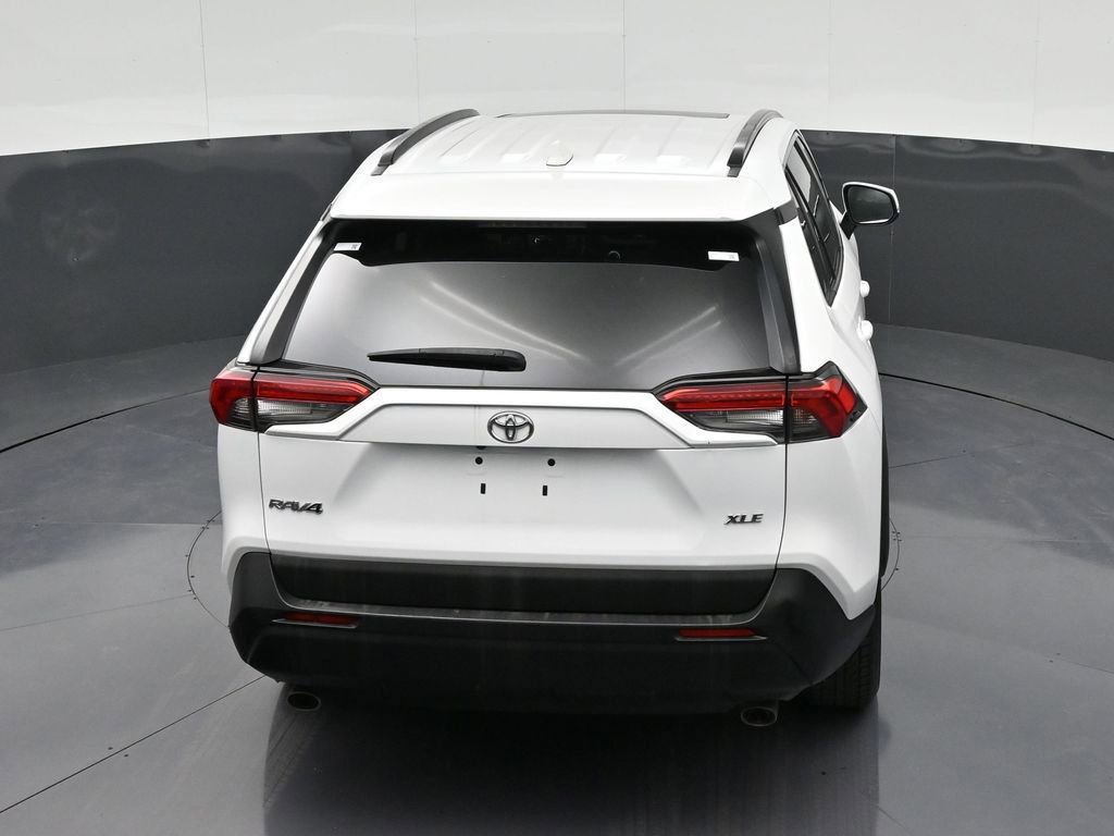 Used 2021 Toyota RAV4 XLE w/ Convenience Package image 14