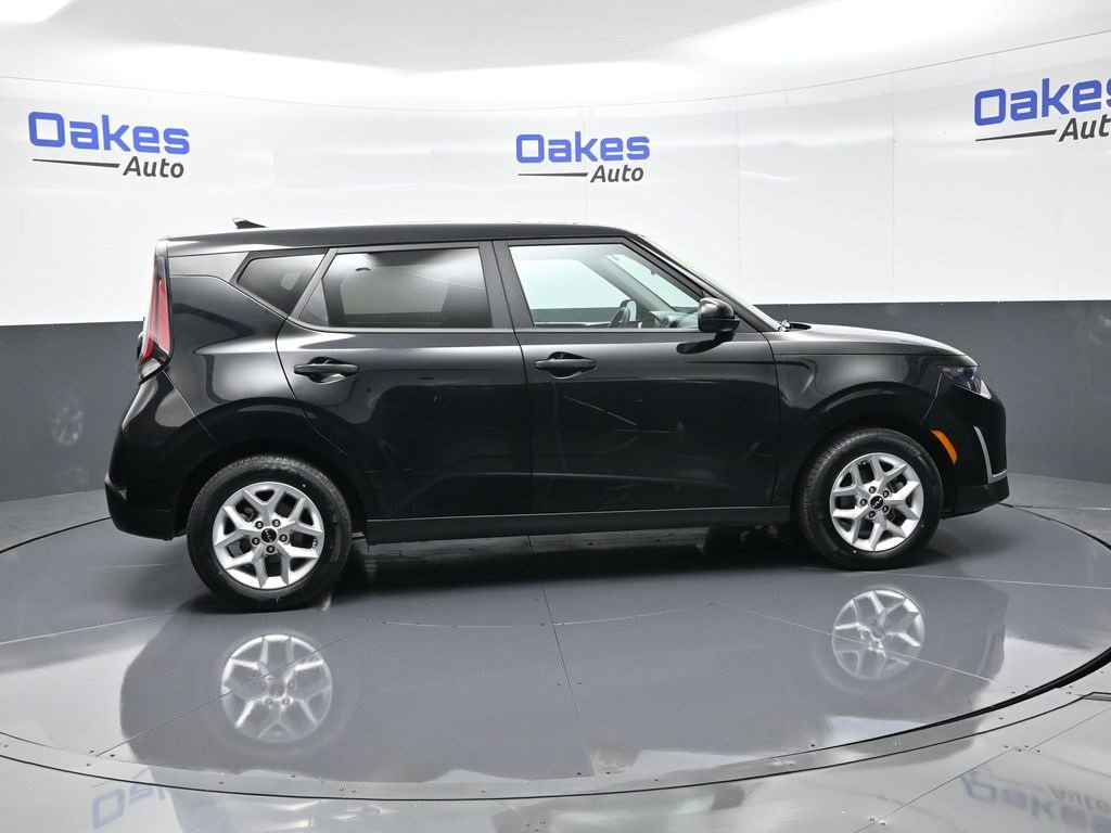 Certified 2024 Kia Soul LX w/ Option Group 015 image 8
