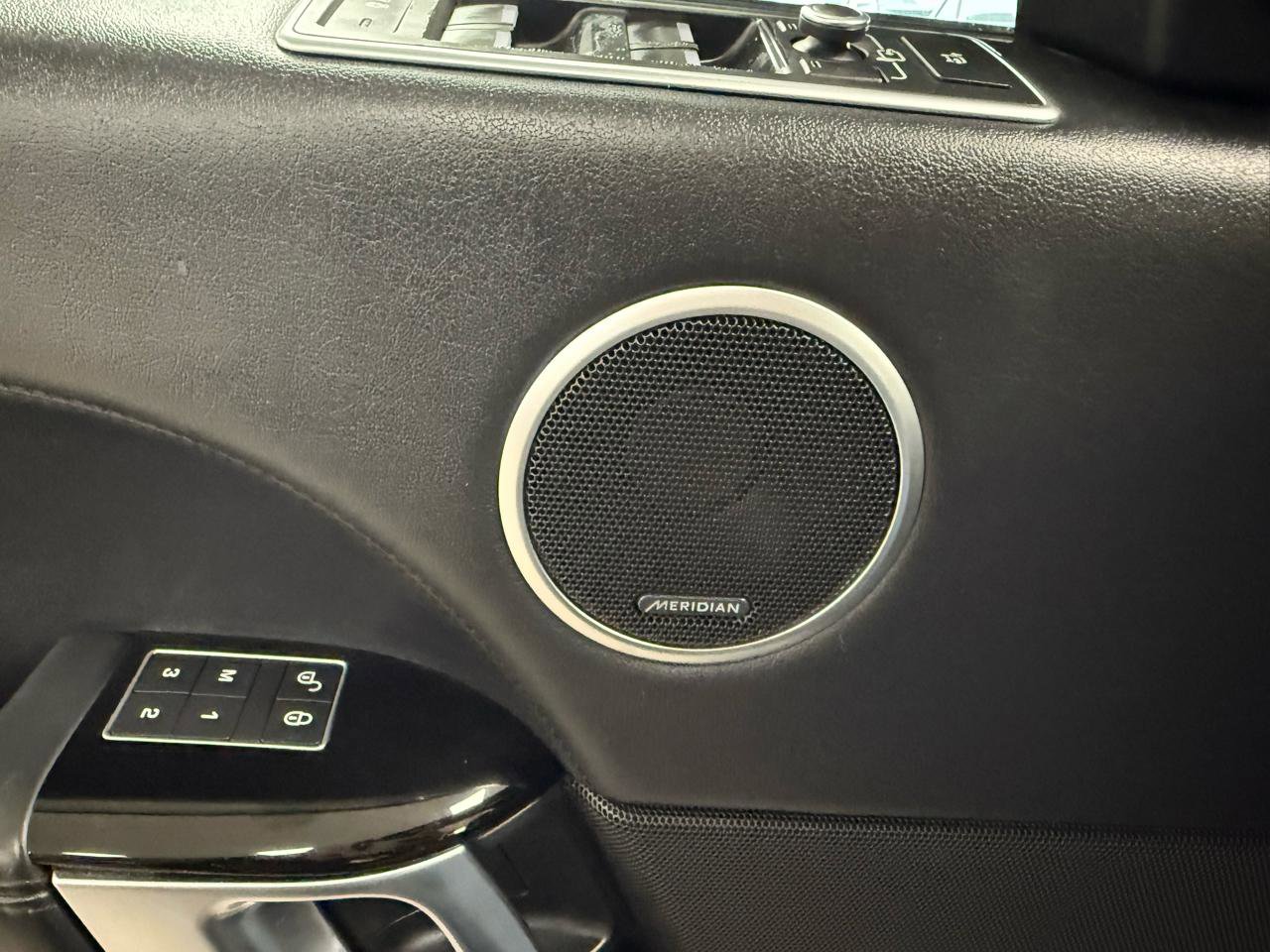 Used 2017 Land Rover Range Rover Supercharged image 29