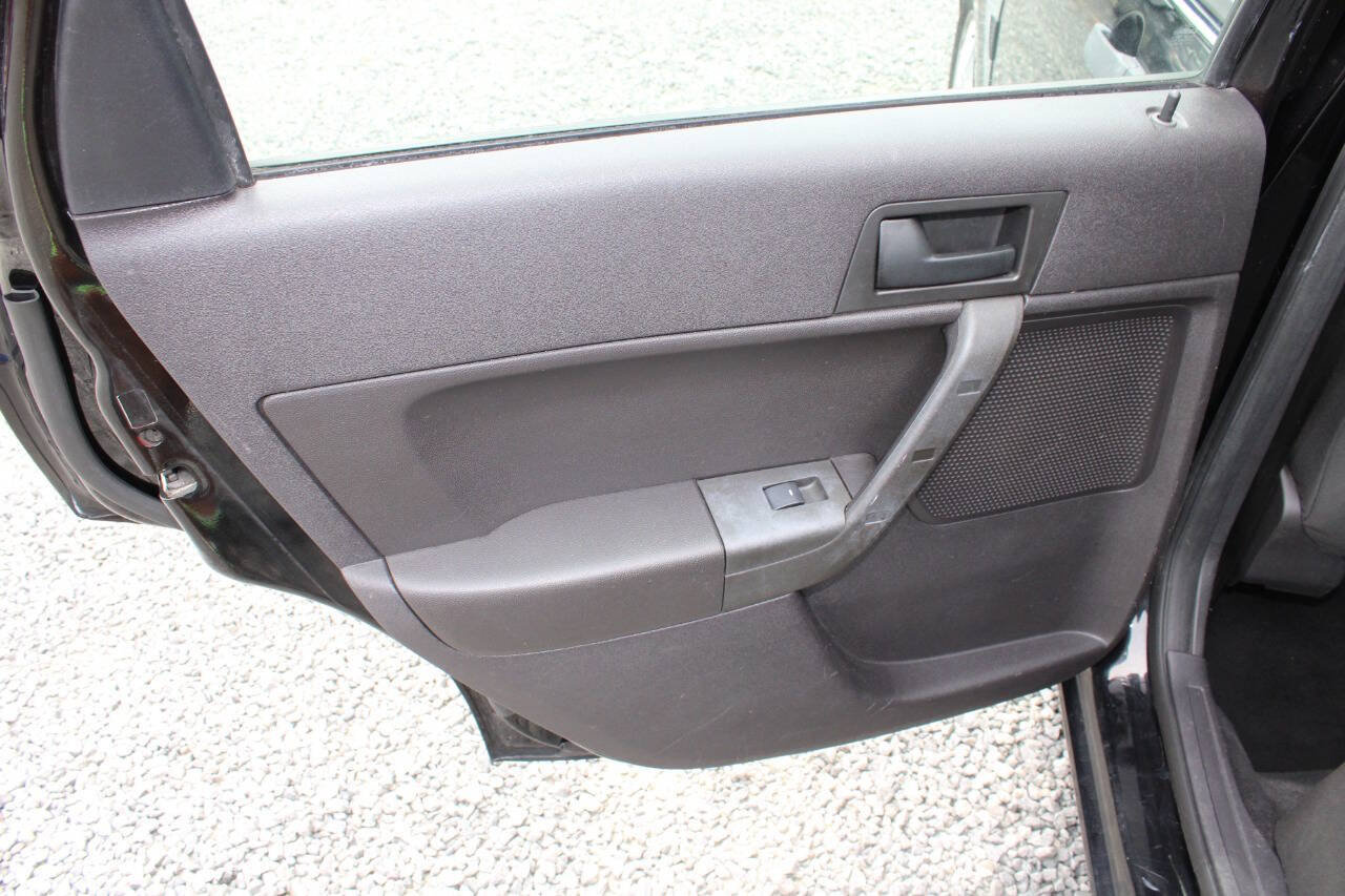Used 2008 Ford Focus SE FWD image 20