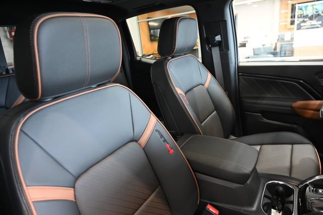 New 2026 GMC Canyon AT4 w/ Technology Plus Package AWD/4WD image 10