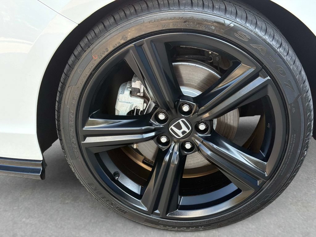 Used 2023 Honda Accord Sport image 12