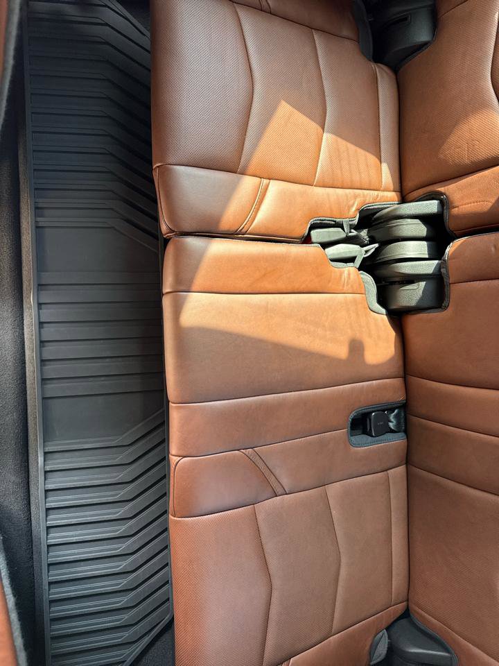 Used 2018 Cadillac Escalade Premium Luxury AWD/4WD image 21