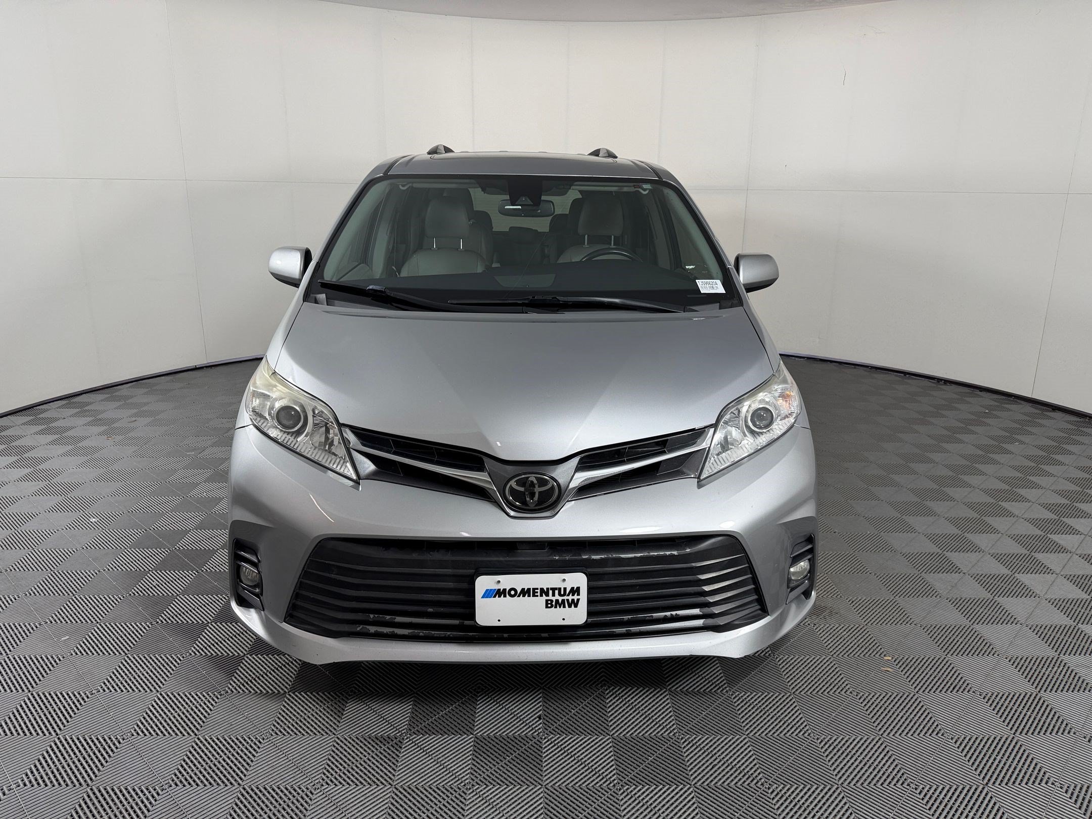 Used 2018 Toyota Sienna XLE w/ XLE Navigation Package FWD image 6