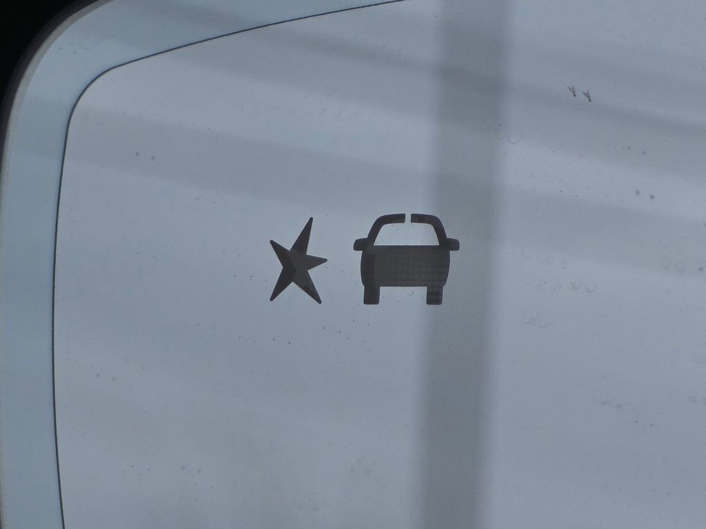 Used 2020 Buick Enclave Essence w/ Sport Touring Edition image 7