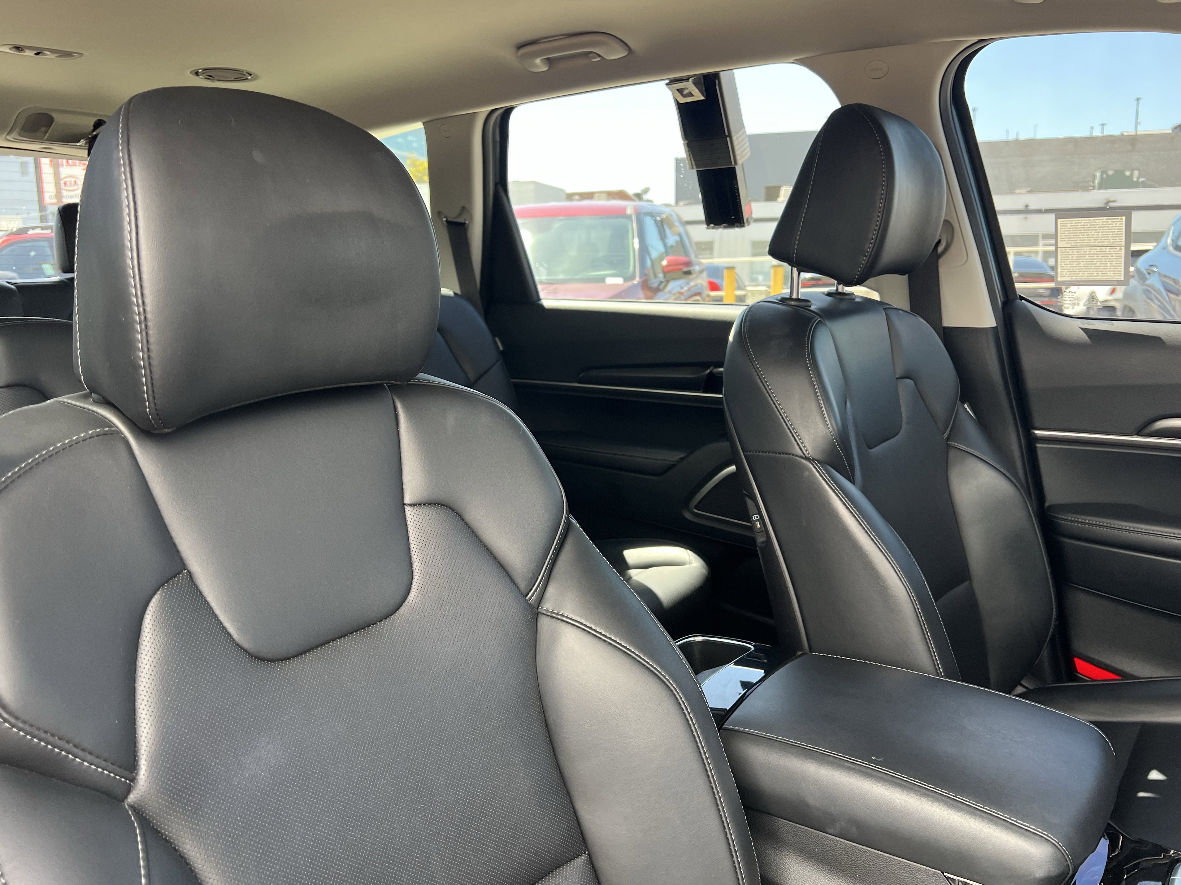 Used 2024 Kia Telluride S image 13