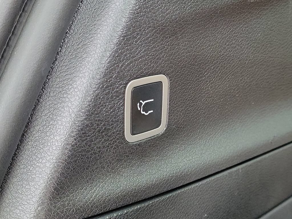 Used 2021 Chrysler Pacifica Pinnacle FWD image 9