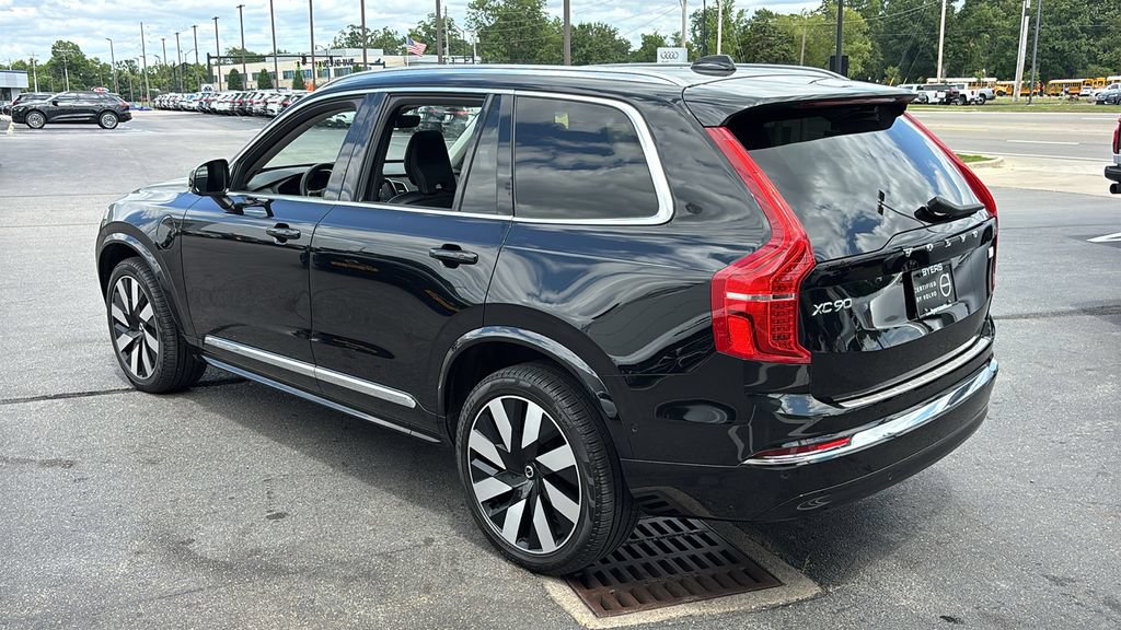Used 2024 Volvo XC90 T8 Plus w/ Protection Package Premier AWD/4WD image 4