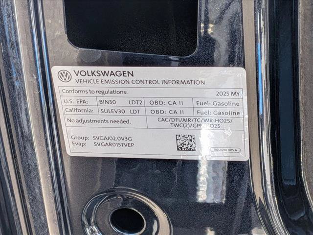 Used 2025 Volkswagen Tiguan SE AWD/4WD image 24