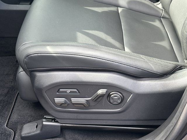 Used 2025 Hyundai Santa Fe Calligraphy image 11